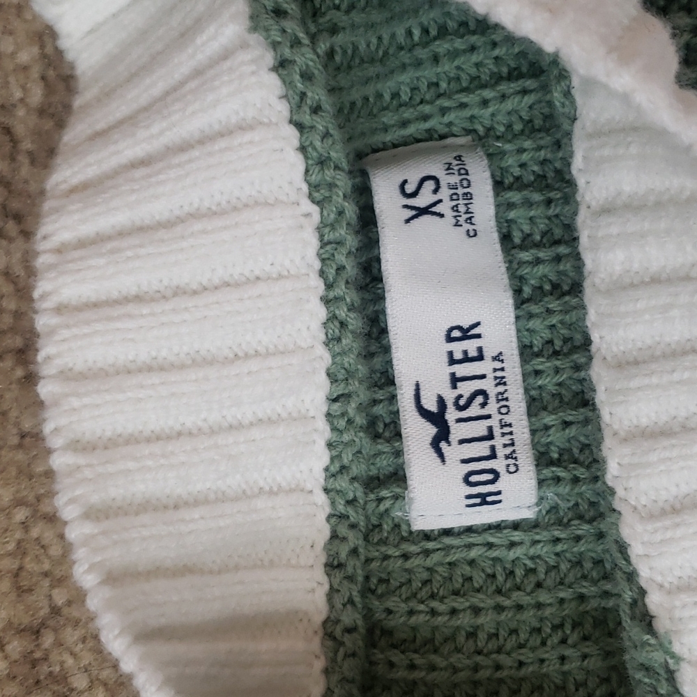 New hollister sweater. #5 - Picture 2 of 6